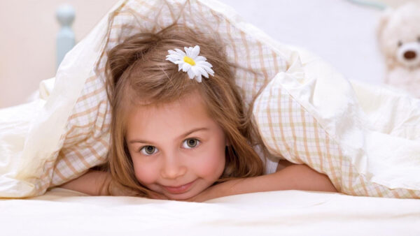 Wallpaper Bedsheet, Bed, Girl, Cute, Head, With, Desktop, Flower, Little, Down, Lying, Covered, White, Having