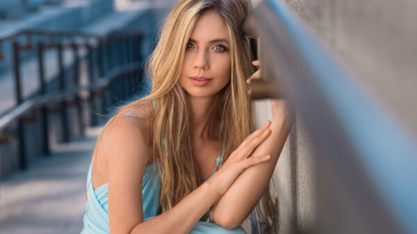 Wallpaper Beautiful, Girl, Blur, Background, Light, Sitting, Stairs, Model, Girls, Dress, Wearing, Blue