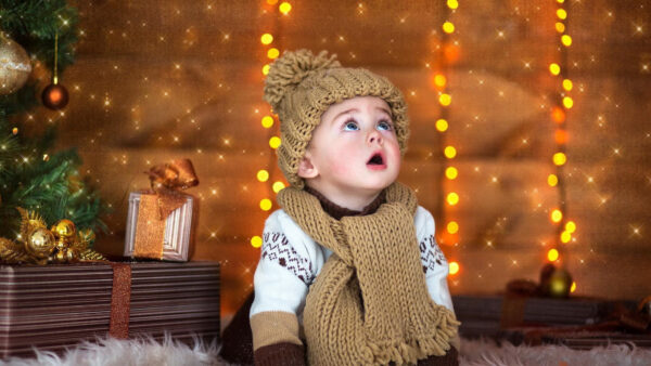 Wallpaper Looking, With, Knitted, Baby, Background, Little, Muffler, Open, Mouth, And, Wearing, Lights, Bokeh, Cap, Cute, Desktop, Woolen