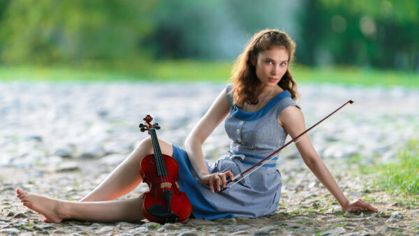 Wallpaper Violin, Blue, Model, With, Brunette, Girl, Desktop, Mobile, Having, Dress