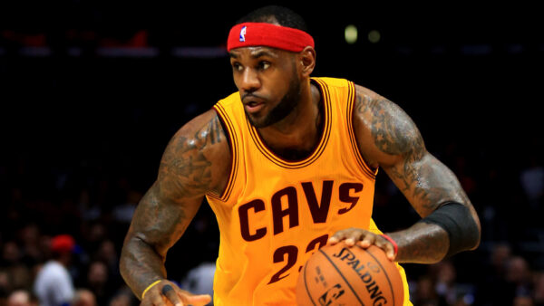 Wallpaper Sports, James, Background, Desktop, Yellow, Wearing, Tapping, Red, Basketball, Black, Dress, Band, Lebron, Head