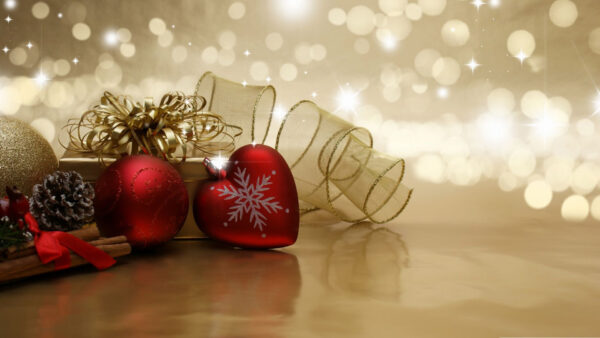 Wallpaper Heart, With, Shape, Red, Ball, And, Christmas, Desktop, Snowflake