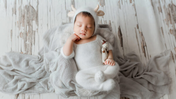 Wallpaper Knitted, Sleeping, Desktop, Mobile, Woolen, Cap, Wearing, White, Dress, And, Cute, Baby