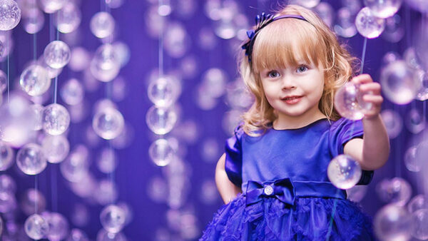 Wallpaper Blur, White, Blue, Cute, Little, Desktop, Dress, Girl, Wearing, Balls, Background, Standing