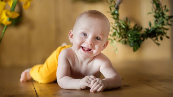 Wallpaper Desktop, Wearing, Smiley, Lying, Down, Cute, Baby, With, Pant, Floor, Face, Yellow