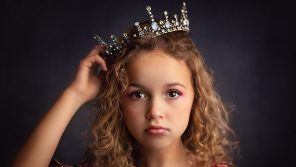 Wallpaper Little, Desktop, And, Crown, Eyes, Brown, Cute, With, Girl, Hair, Blonde, Lovely