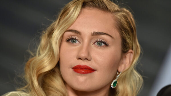 Wallpaper Mobile, Desktop, Gray, Hair, Miley, Stone, Eyes, And, Earring, Cyrus, With, Blonde, Green