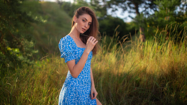 Wallpaper Dress, Background, Girl, Grass, Green, Standing, Model, Girls, Blue, Wearing