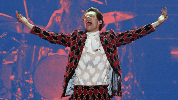 Wallpaper White, Coat, Design, Shirt, Styles, Out, And, Air, With, Harry, Hands, Tongue, Red, Black, Desktop, Wearing