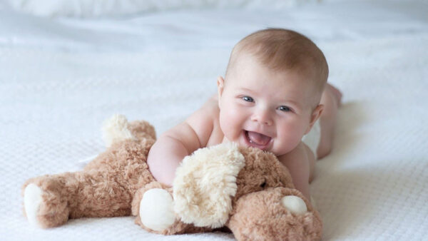Wallpaper Child, Toy, Brown, With, Teddy, Playing, Cloth, Baby, Down, Lying, Smiling, Cute, White