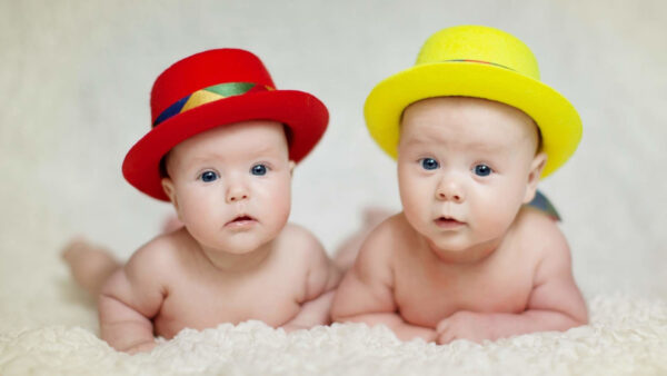 Wallpaper Yellow, Two, Bed, Wearing, Down, Cute, Hats, Are, Babies, Lying, Red, Woolen