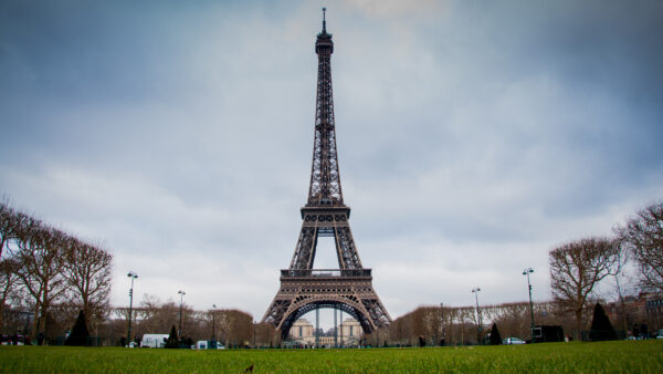 Wallpaper Straight, Tower, Sky, Field, Paris, Front, Grass, With, Mobile, Travel, Cloudy, Picture, And, Desktop, Eiffel, Background