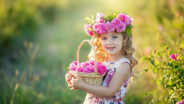 Wallpaper Dress, Flowers, Having, Background, Basket, Standing, Printed, Little, Hand, Blue, Flower, Cute, Green, Eyes, Wearing, Girl, Blur