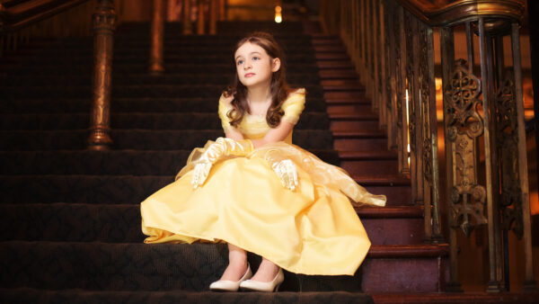 Wallpaper Steps, Dress, Mobile, Girl, Sitting, Yellow, Little, Desktop, Frock, Cute, Wearing