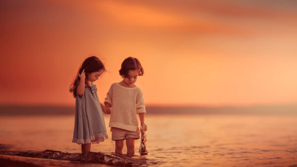 Wallpaper Boy, Water, Girl, Light, Cute, With, Desktop, Lantern, Standing, And, Ocean