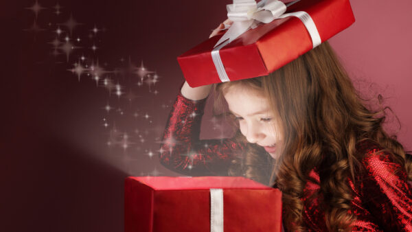 Wallpaper Red, Box, Gift, Little, Wearing, Cute, Holding, Head, Girl, Dress