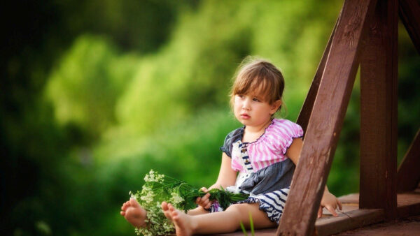 Wallpaper Girl, Trees, Sitting, With, Child, Shallow, Wood, Desktop, Green, Cute, Background