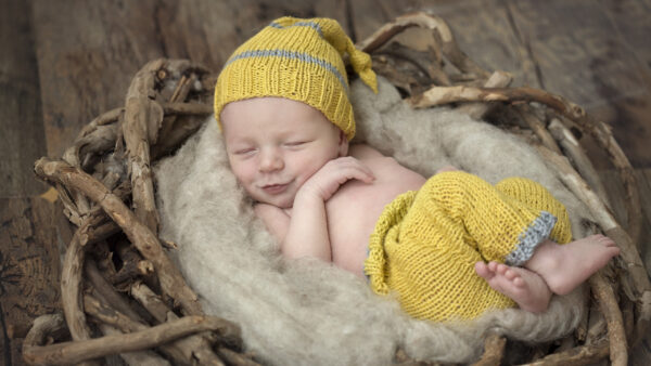 Wallpaper Pant, Woolen, Smiling, Cap, Soft, Yellow, Sleeping, Wood, Child, Wearing, Fur, Cute, Baby, Inside, Cloth, And, Basket, Knitted
