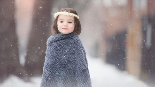 Wallpaper Black, Background, Fur, Standing, Woolen, Little, Falling, Cute, Cloth, Girl, Covered, With, Snow