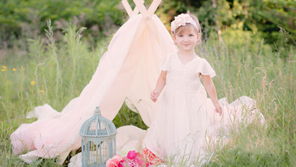 Wallpaper Cute, Tent, Little, Dress, Girl, Wearing, Background, Standing, Pink, Green, Grass