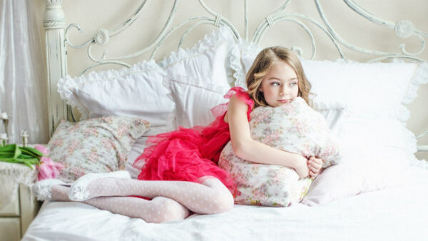 Wallpaper Bed, Girl, Pillow, Cute, Wearing, Lying, Red, Down, Little, Dress, With