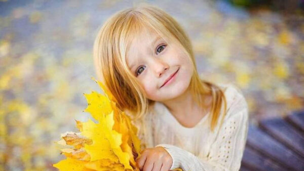 Wallpaper White, Desktop, With, Half, Wearing, Hands, Holding, Yellow, Cute, Dress, Smiley, Girl, Leaves