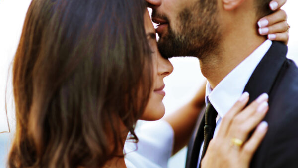 Wallpaper Closeness, Couple, White, Ring, Dress, Kissing, Forehead