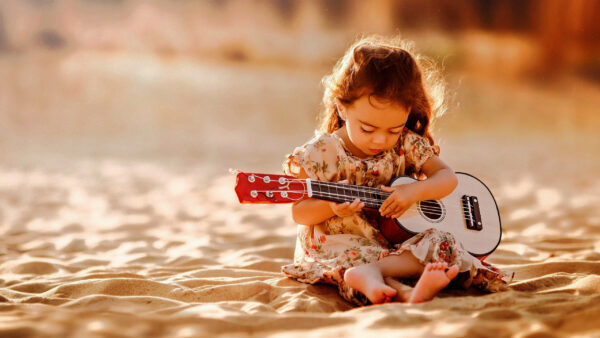 Wallpaper Cute, Sitting, Beach, Guitar, Girl, Wearing, With, Little, Frock, Sand, Flower, Printed, Desktop