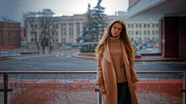 Wallpaper Model, And, Girls, Top, Fur, Background, Wearing, Building, Girl, Overcoat, Standing