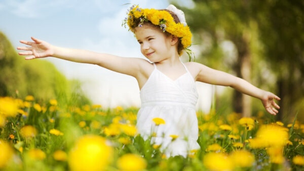 Wallpaper Yellow, And, Middle, Standing, The, Girl, Dress, Field, Little, Wearing, Flowers, Wreath, Cute, White, Desktop