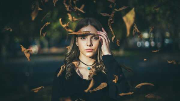 Wallpaper Standing, Falling, Dry, Dress, Girls, Model, Girl, Wearing, Leaves, Black, Background