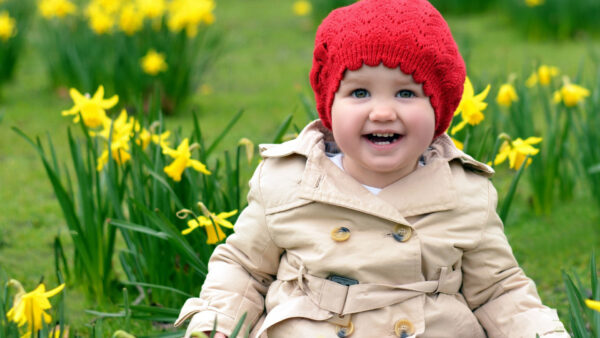 Wallpaper Woolen, Brown, Desktop, Smiley, And, Cute, Wearing, Cap, Girl, Little, Knitted, Dress, Head