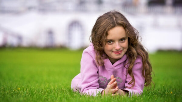 Wallpaper Grass, Lying, Green, Down, Desktop, Blur, Little, Pink, Cute, Wearing, Background, Girl, Dress, Building