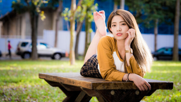 Wallpaper Background, Beautiful, Model, Street, Cars, Lying, Girl, Desktop, Grass, Trees, Blur, With, And, Bench