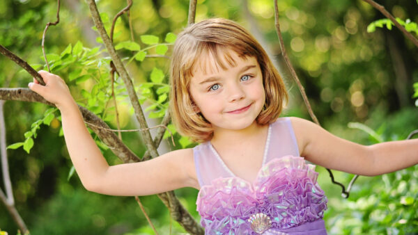 Wallpaper Dress, Bokeh, Standing, Background, Little, Cute, Girl, Light, Green, Wearing, Blur, Purple