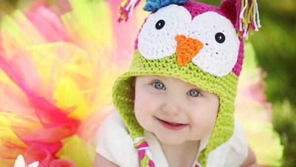 Wallpaper Desktop, Colorful, Smiley, Knitted, Cute, White, Cap, Wool, Background, Baby, With, Blur, Dress, Wearing