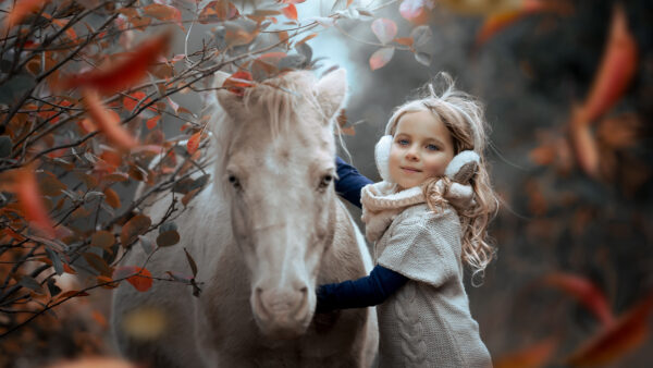 Wallpaper White, Horse, Dress, Girl, Little, Wearing, Desktop, Knitted, Standing, Cute, Woolen, Background, Blur, Near