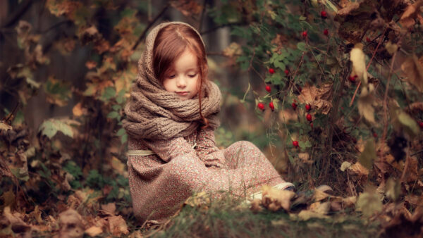 Wallpaper Wearing, Background, Grass, Desktop, Looking, Charming, And, Scarf, Forest, Brown, Cute, Down, Girl, Sitting, Dress, Little