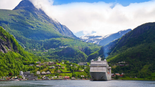 Wallpaper Background, Touching, Desktop, Ship, With, Cruise, Clouds, High, Nature, Mountain