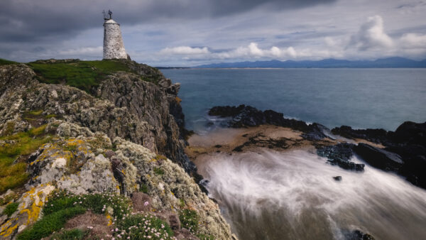 Wallpaper Front, Desktop, Between, Landscape, House, Light, Covered, Seashore, During, Nature, Time, Day, Mobile, Green, Mountain