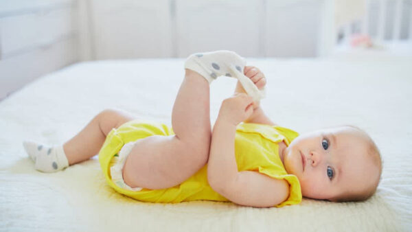 Wallpaper Dress, Down, Wearing, Lying, Bed, White, Blur, Background, Girl, Yellow, Child, Baby, Cute