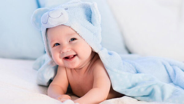 Wallpaper Cute, Smiling, White, Bed, With, Towel, Blue, Covering, Down, Lying, Infant