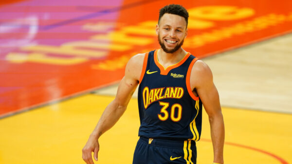 Wallpaper Smiling, Background, Stephen, Standing, Dress, Curry, Orange, Sports, Wearing, Blue, Colorful